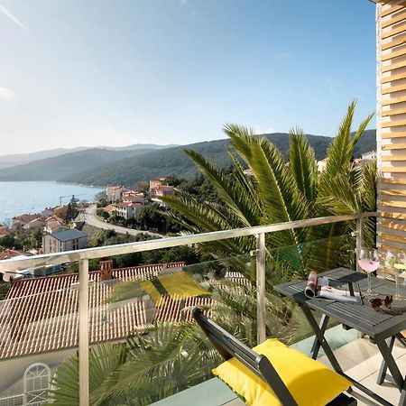Small Apartment With A Big View Rabac Bagian luar foto