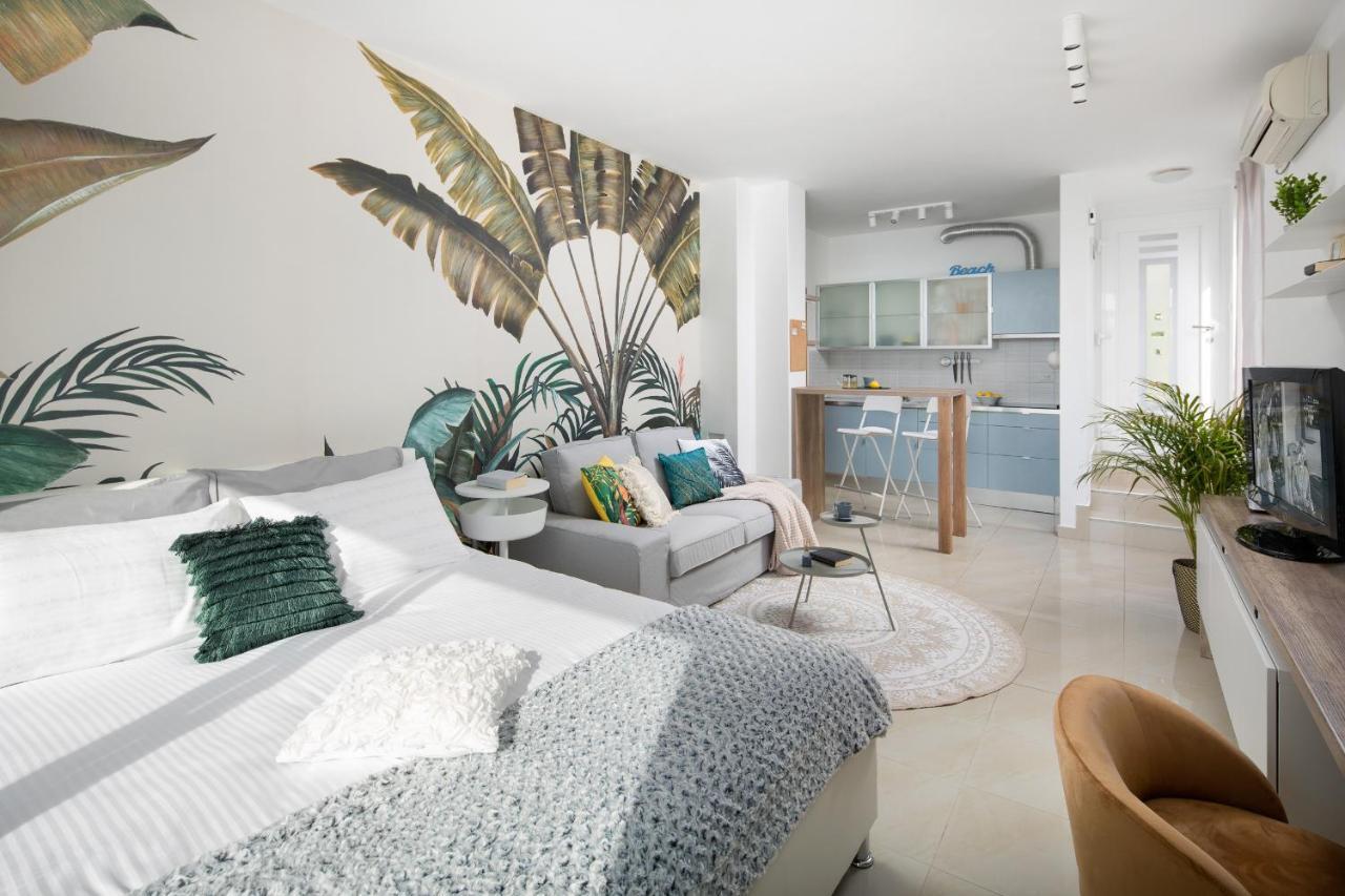 Small Apartment With A Big View Rabac Bagian luar foto